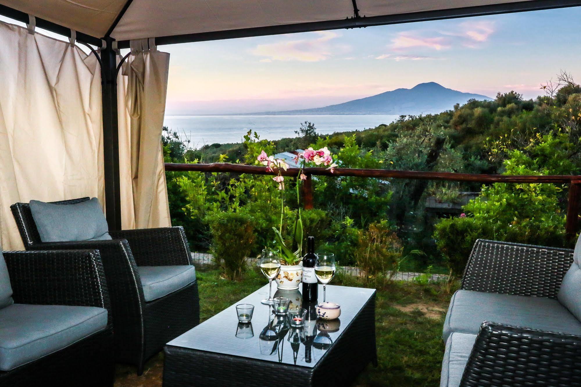 Villa Rosmary - Sorrento Coast - Gulf Of Naples View Екстериор снимка