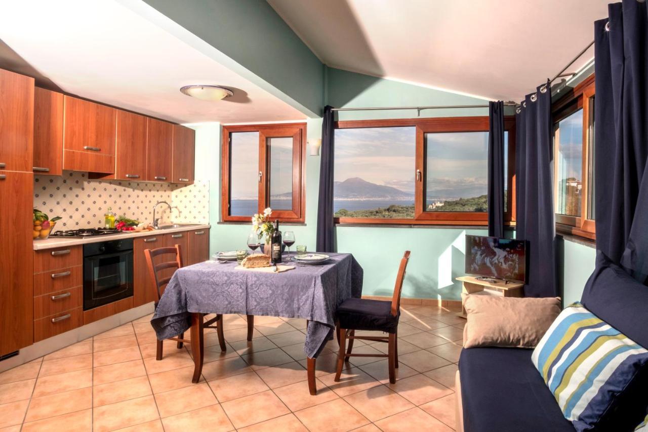 Villa Rosmary - Sorrento Coast - Gulf Of Naples View Екстериор снимка