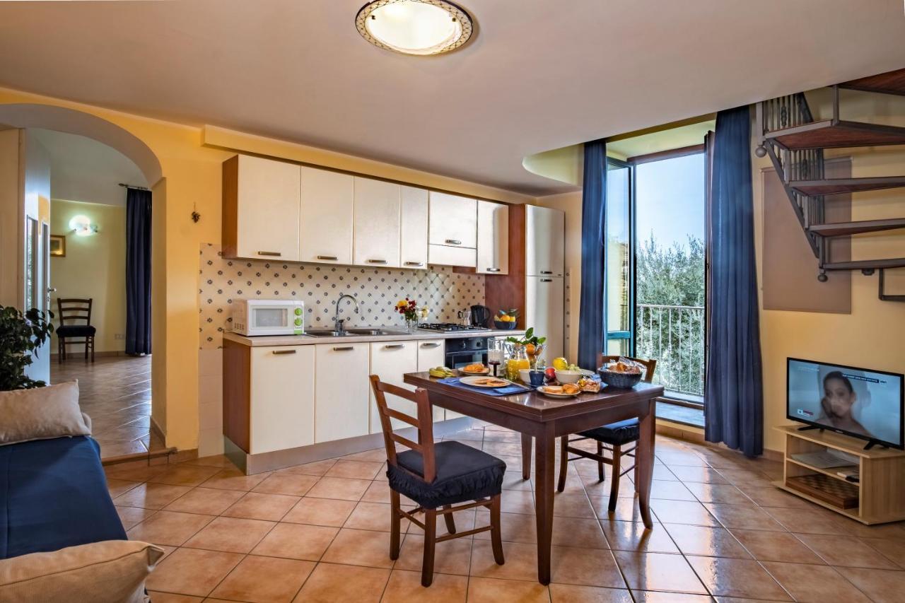 Villa Rosmary - Sorrento Coast - Gulf Of Naples View Екстериор снимка