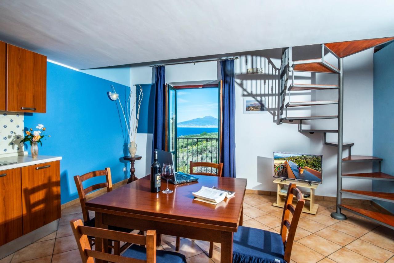 Villa Rosmary - Sorrento Coast - Gulf Of Naples View Екстериор снимка