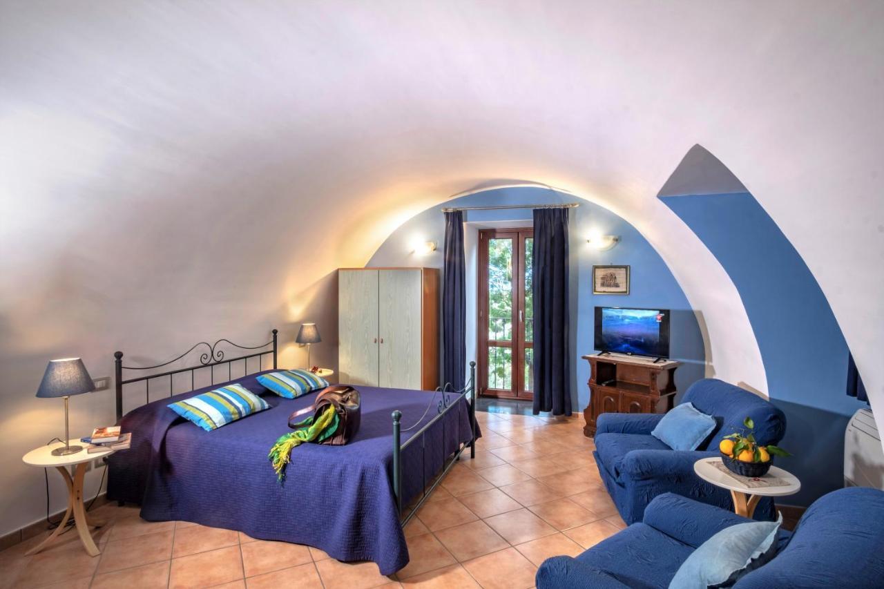 Villa Rosmary - Sorrento Coast - Gulf Of Naples View Екстериор снимка